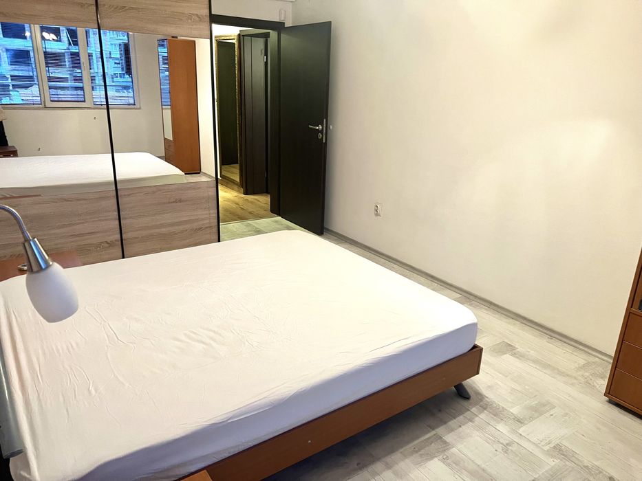 Дава се под наем Двустаен апартамент в София, Център - 72 кв.м за 500 € - Снимка #3