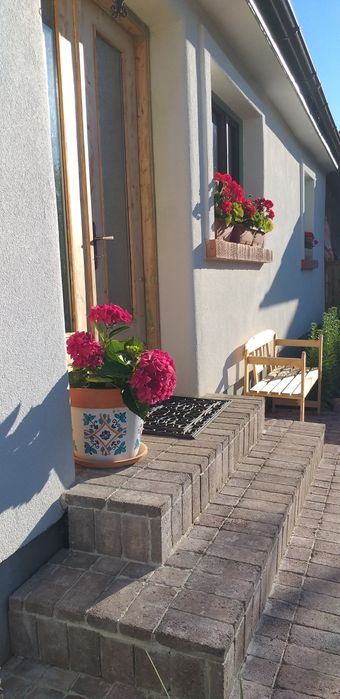 Casa  de inchiriat 2 dormitoare , parcare curte
