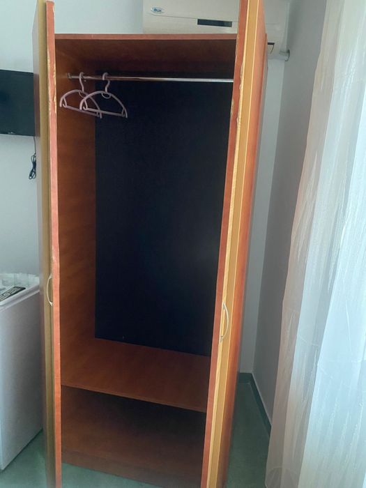 Vând mobilier hotel