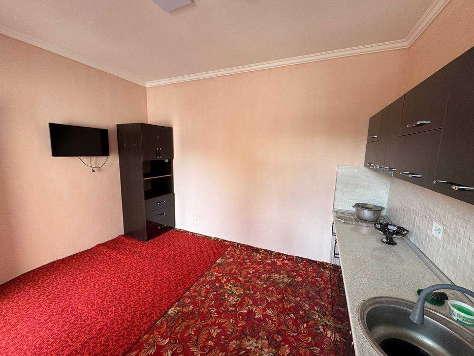 Олмос мах 5 хонали ховли оилага ижара топ. 450 у.е.