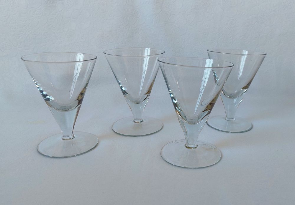 Стаканы и фужеры разные