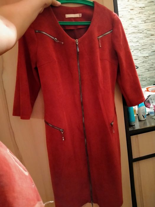 Продам платье . очень красивое . размер 44-46. Новое.