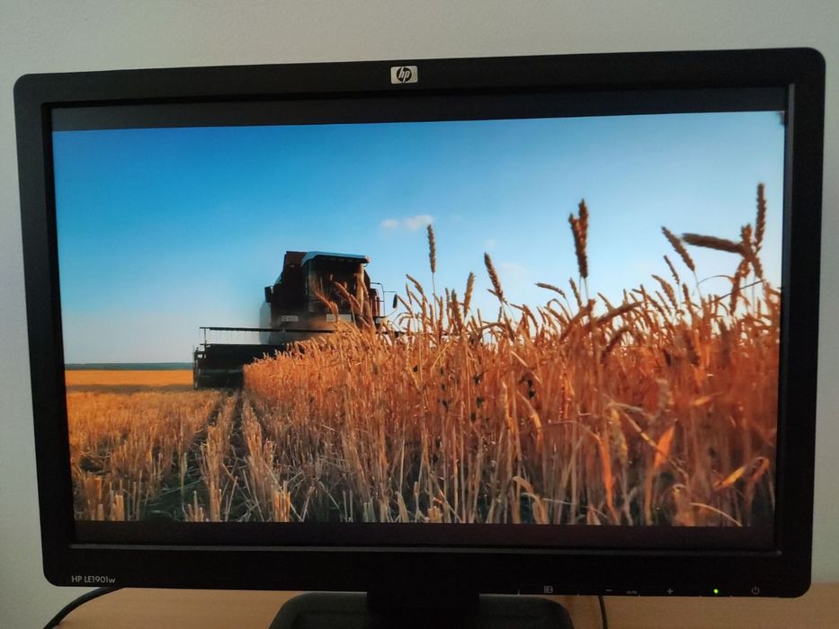 Монитор HP LE1901W 19" 1440х900