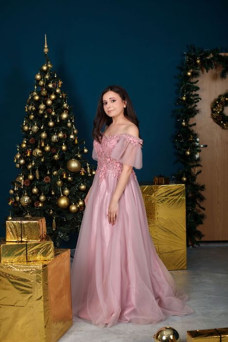 Вечернее платье роскошное