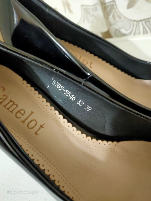 Продаю туфли черные на 38.5