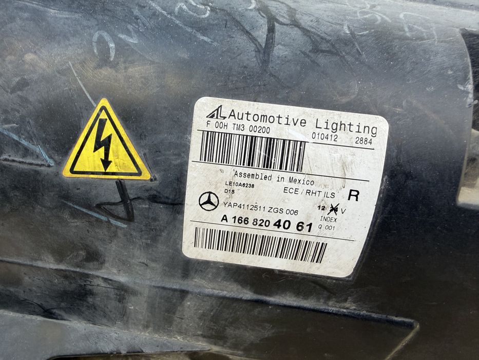 Far dreapta Mercesss ML W166  Xenon + LED ILS Original Europa