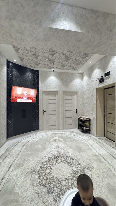 Qibray sentrda 1-etajda 5xonali kv sotiladi