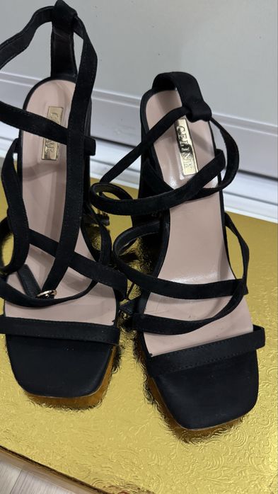 Босоножки 37 размер