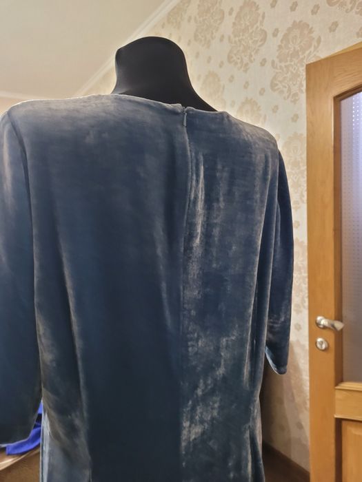 Платье женское продам