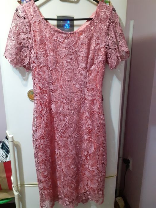 Продам  2 платья.