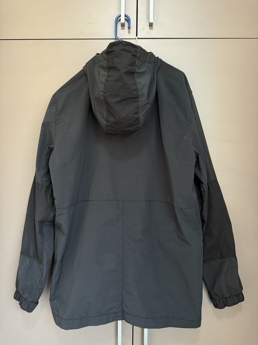 Куртка Pull & Bear с капюшоном.