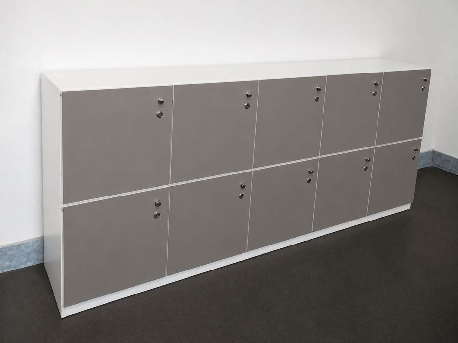 Dulap modular cu 10 compartimente individuale și încuietori – 200 cm