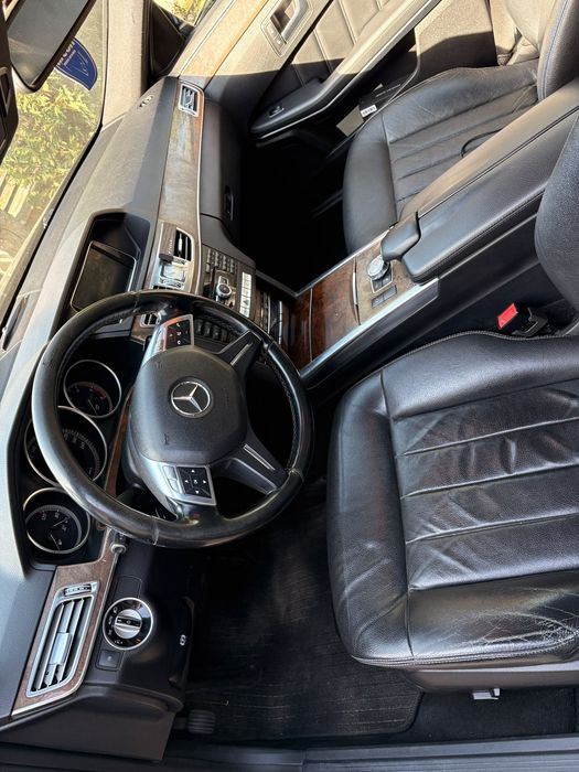 Vând Mercedes-Benz E Class
