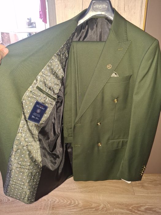 Costume de vânzare!!