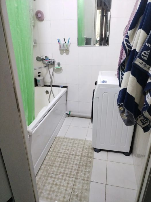 В городе Кагане продается 3 комнатная квартира