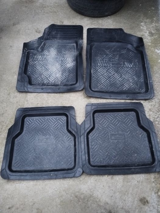 Чехлы полики универсальные