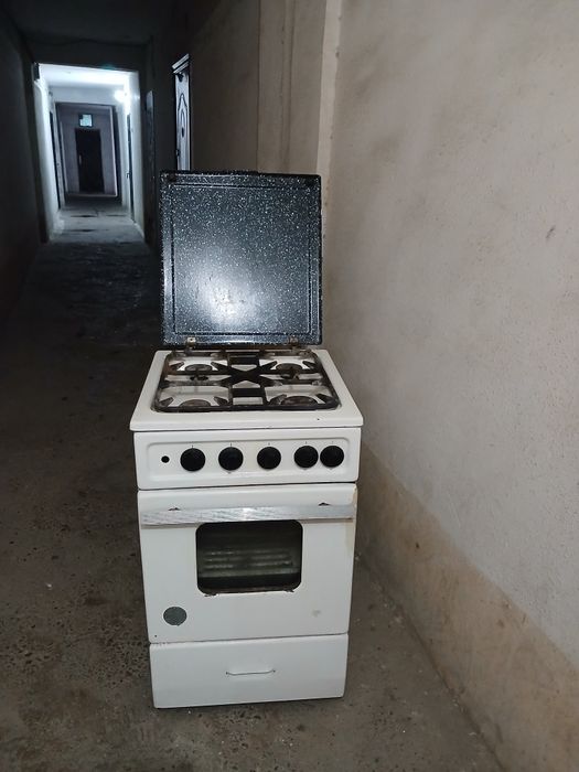 Продам 4-х камфорочную плиту на Чиланзаре.