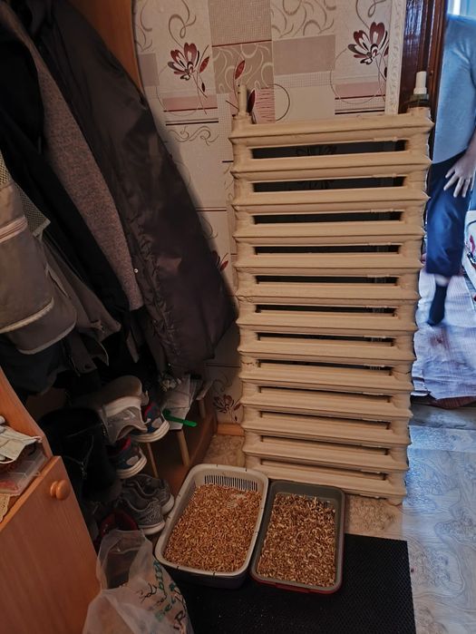 Продам чугунную батарею 13 секций