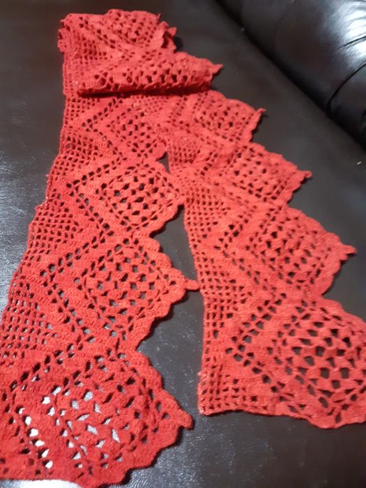 Дантела ръчно  плетена