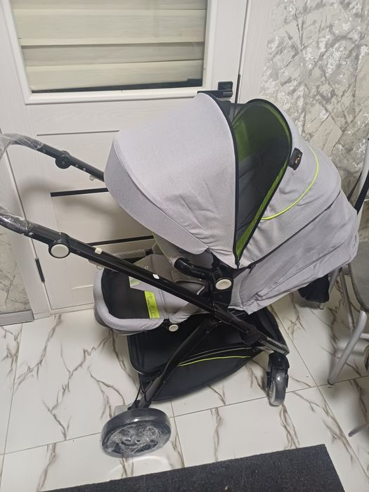 Продаётся фирменный коляска Pierre carden