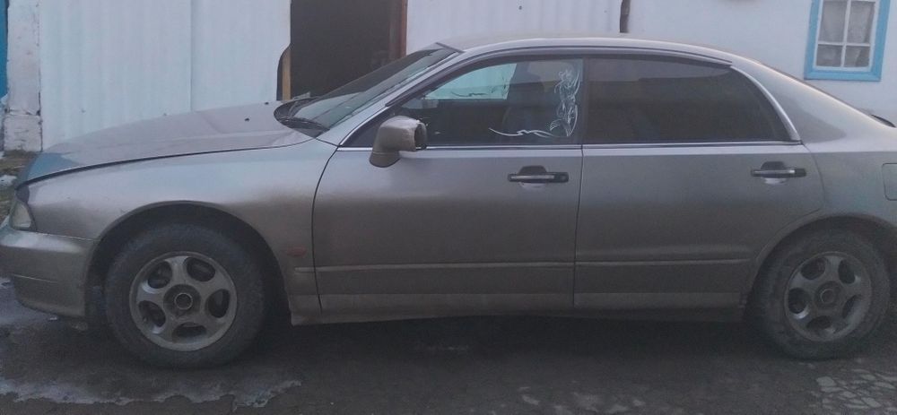 Продаю машину Mitsubishi Diamante
