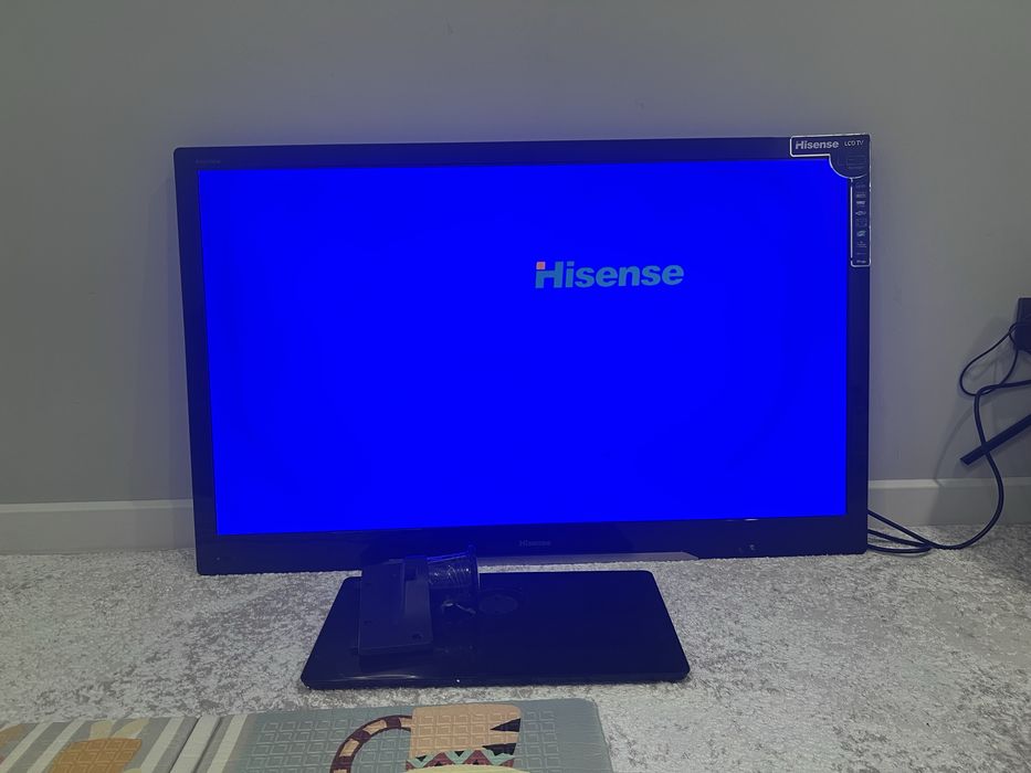 Телевизор Hisense в хорошем состоянии