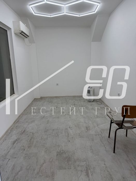 Офис в Варна-Зимно кино Тракия площ 22 кв.м