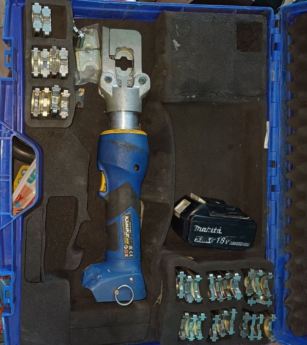 Presa pentru sertizat cabluri electrice si alte scule.