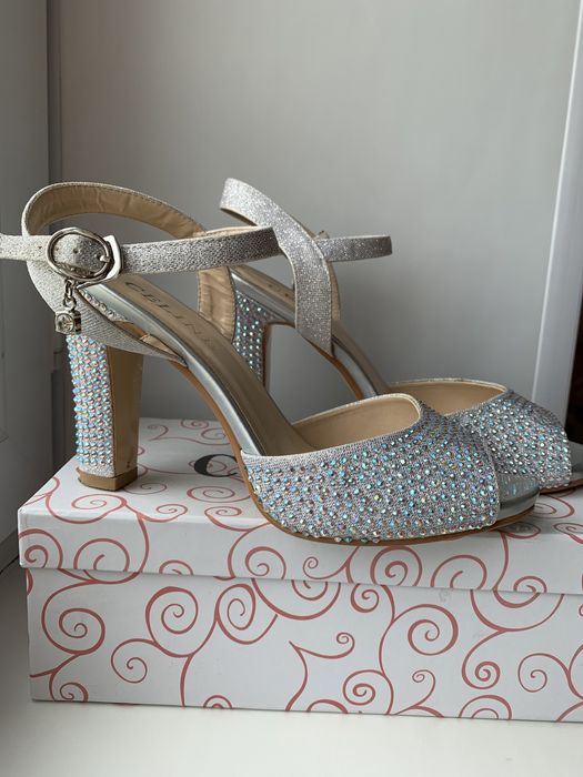 Продам платье