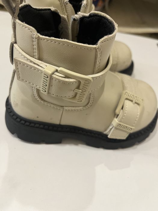 Продам весенние детские сапоги