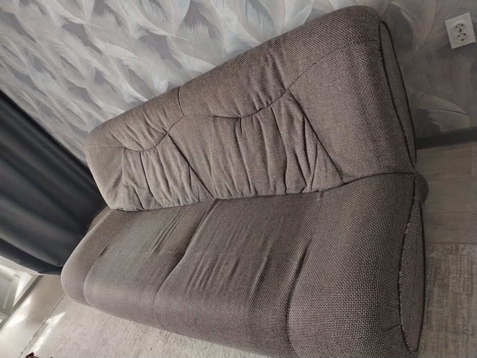 Продам диван с креслами