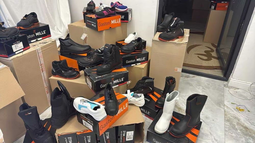 Vand un lot de marfa bocanci de munca 3600 buc