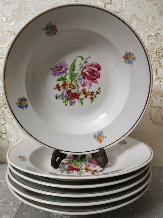 Тарелки плоские и суповые. Винтажные