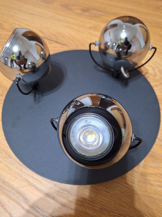 Plafoniera cu trei leduri