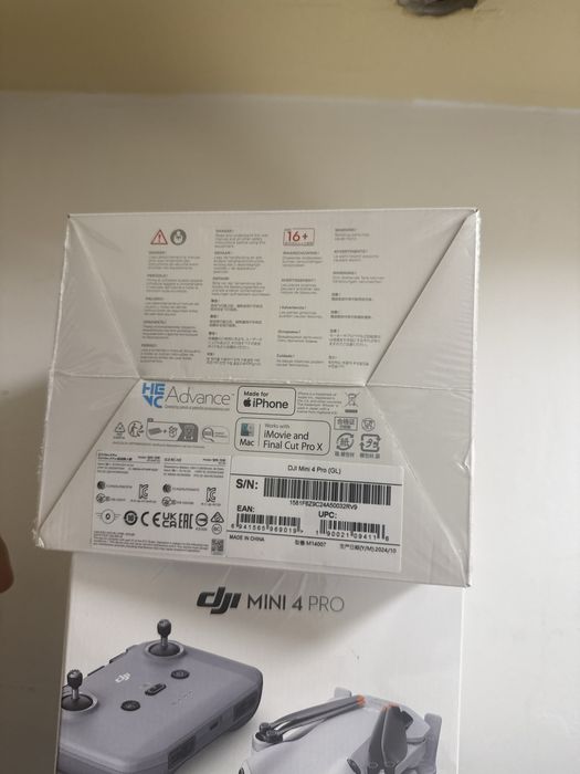 Drona dji mini 4 pro noua sigilata cu telecomanda si o baterie