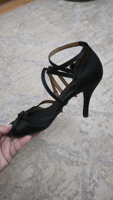 Продам танцевальные туфли