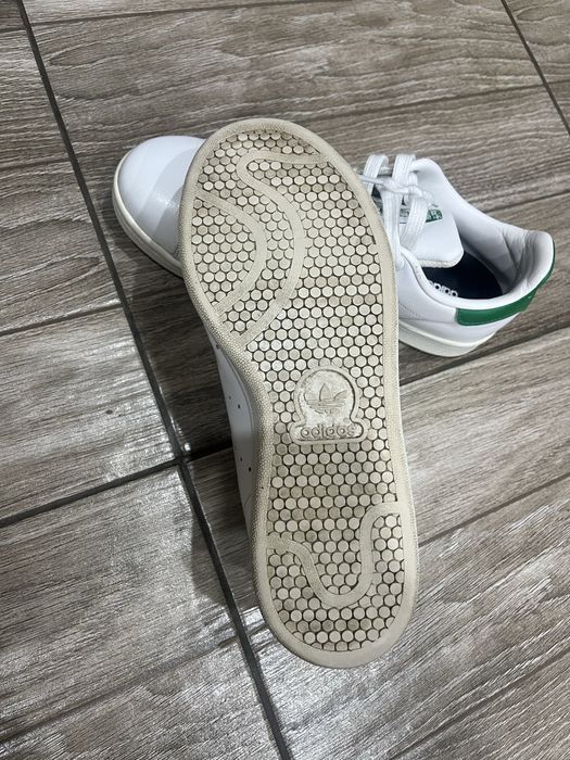 Продам кроссовки adidas