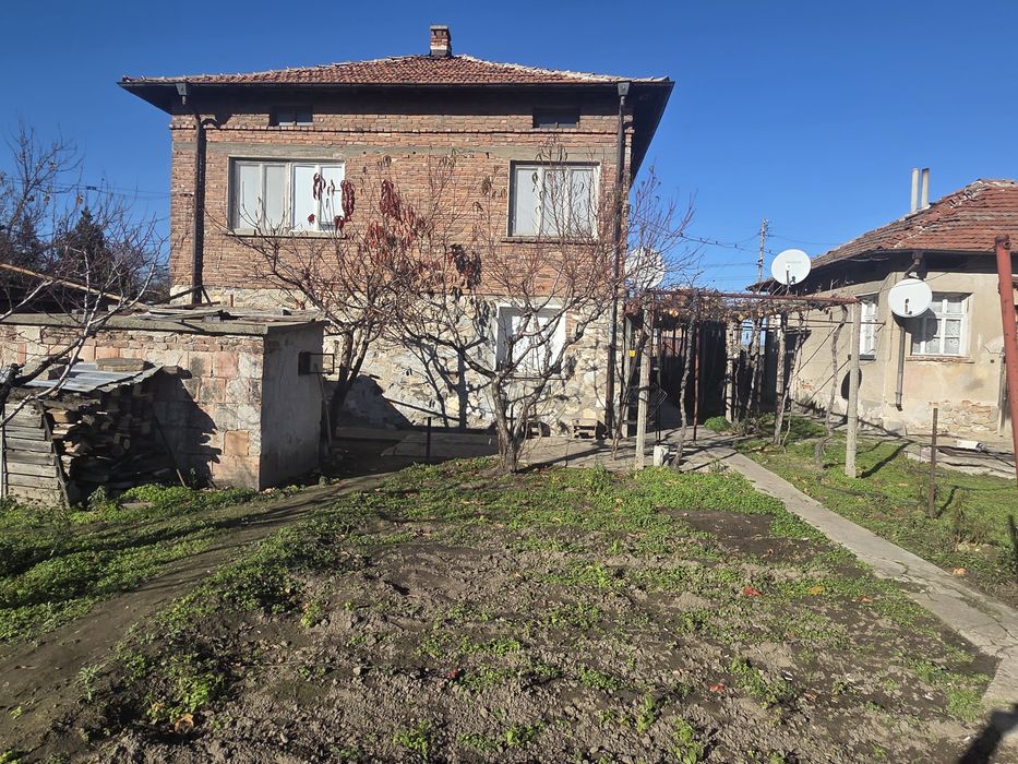 Продава се Къща в с. Кадиево, Област Пловдив - 180 кв.м за 274 €/кв.м - Снимка #1