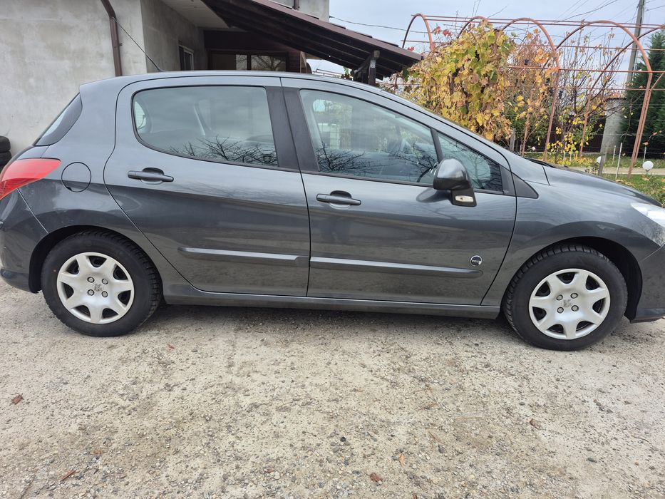 Peugeot 308 1.6 benzină Hatchback