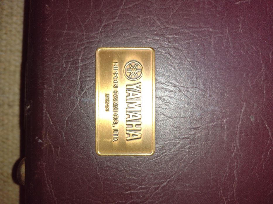 Продавам бас китара Yamaha BX-1