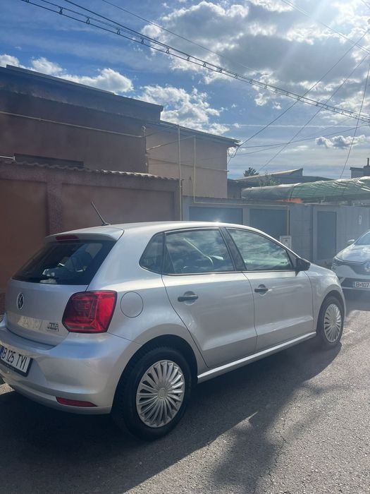 VOLKSWAGEN Polo