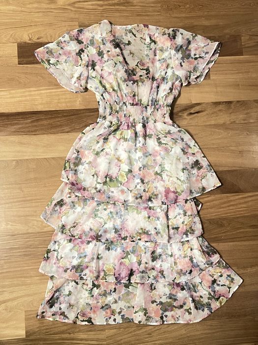 Пролетна рокля с волани Reserved XS