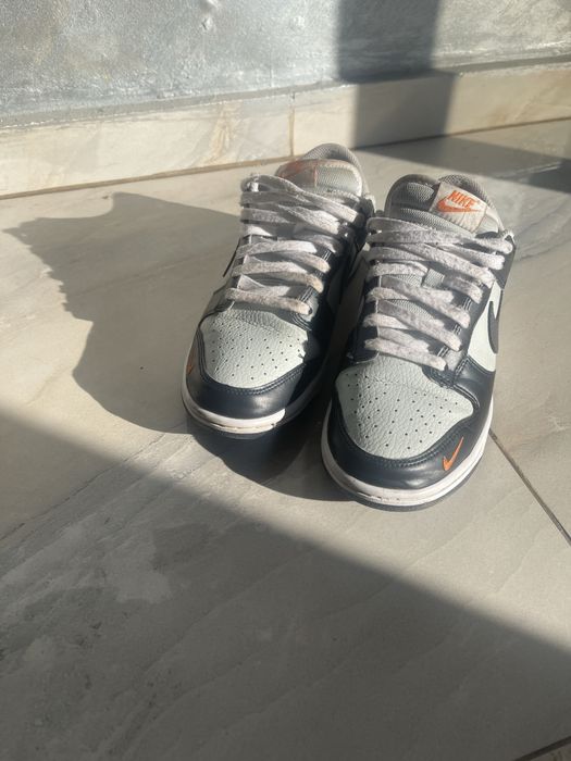 Nike Dunk Low marimea 40 purtati doar o data