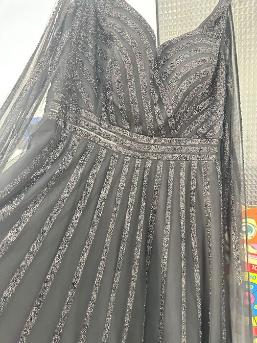 Rochie de gală neagră cu paiete