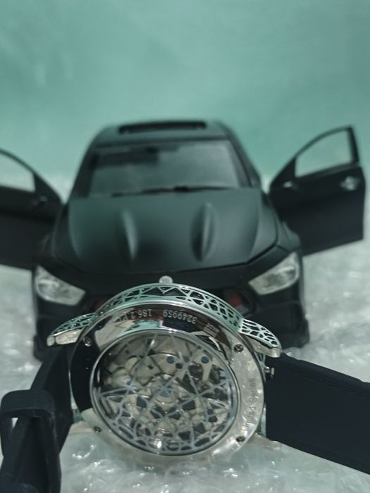 Часы Jaeger Le Coultre 
Копия часов Jaeger Le Coultre (18599)
К