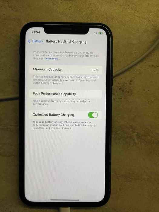 Apple iPhone XR 64GB - много запазен - 82 % батерия