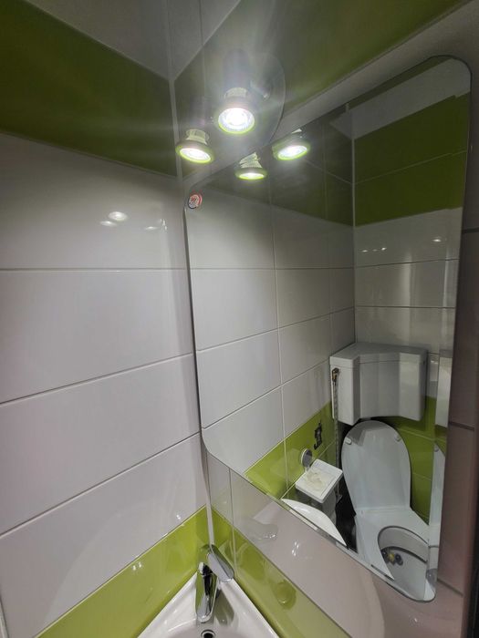 Vas WC+rezervor WC+Chiuveta+Baterie Grohe+Oglinda cu spoturi