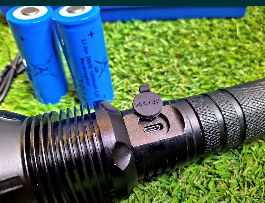 X92-XHP70.2 Lanterna profesionala , 100% metal led multicore - quadcor