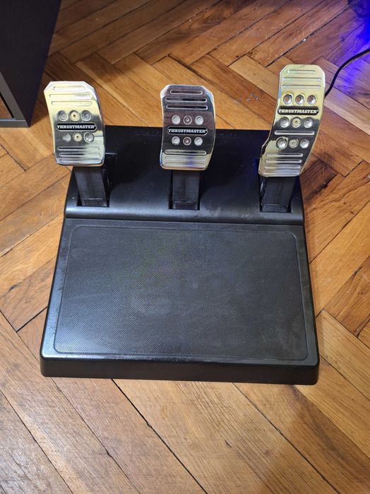 Волан Thrustmaster TX Racing Wheel Leather + Thrustmaster TH8S Shifter