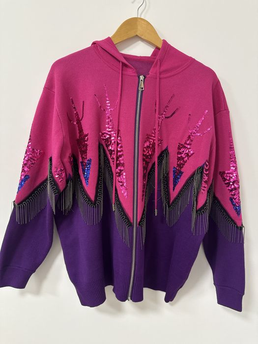 Тренди Фешън жилетка , тип суитчер , бродиран .